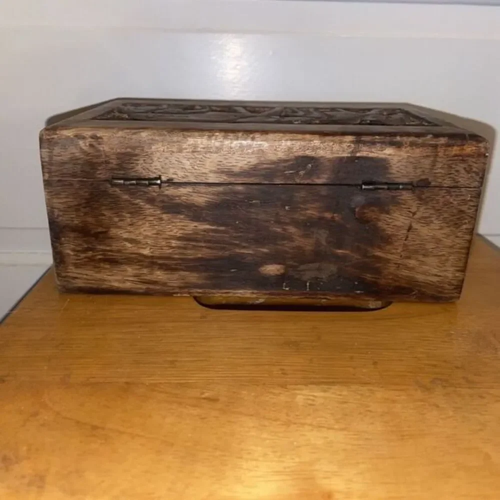 Beautiful Hand Carved‎ Wood Box, Hinged Lid, Herd Of Elephants 8.5 X 5.5x 3.5
